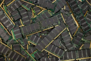 South Korea Invests to Maintain Memory Lead